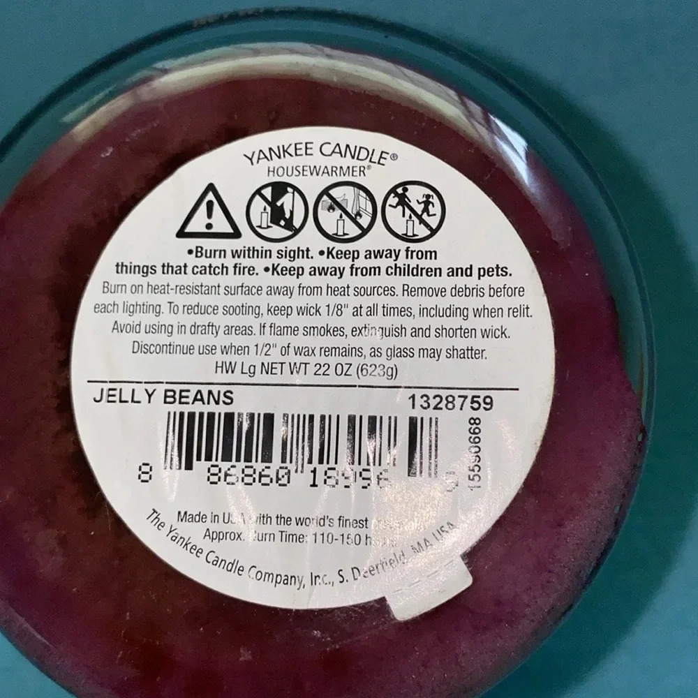 YANKEE Jelly Beans 22 oz. CANDLE RARE
SCENT - Picture 4 of 5